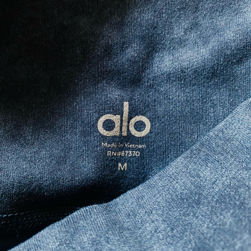 Alo high waisted airbrush legging indigo sz M - Picture 9 of 11